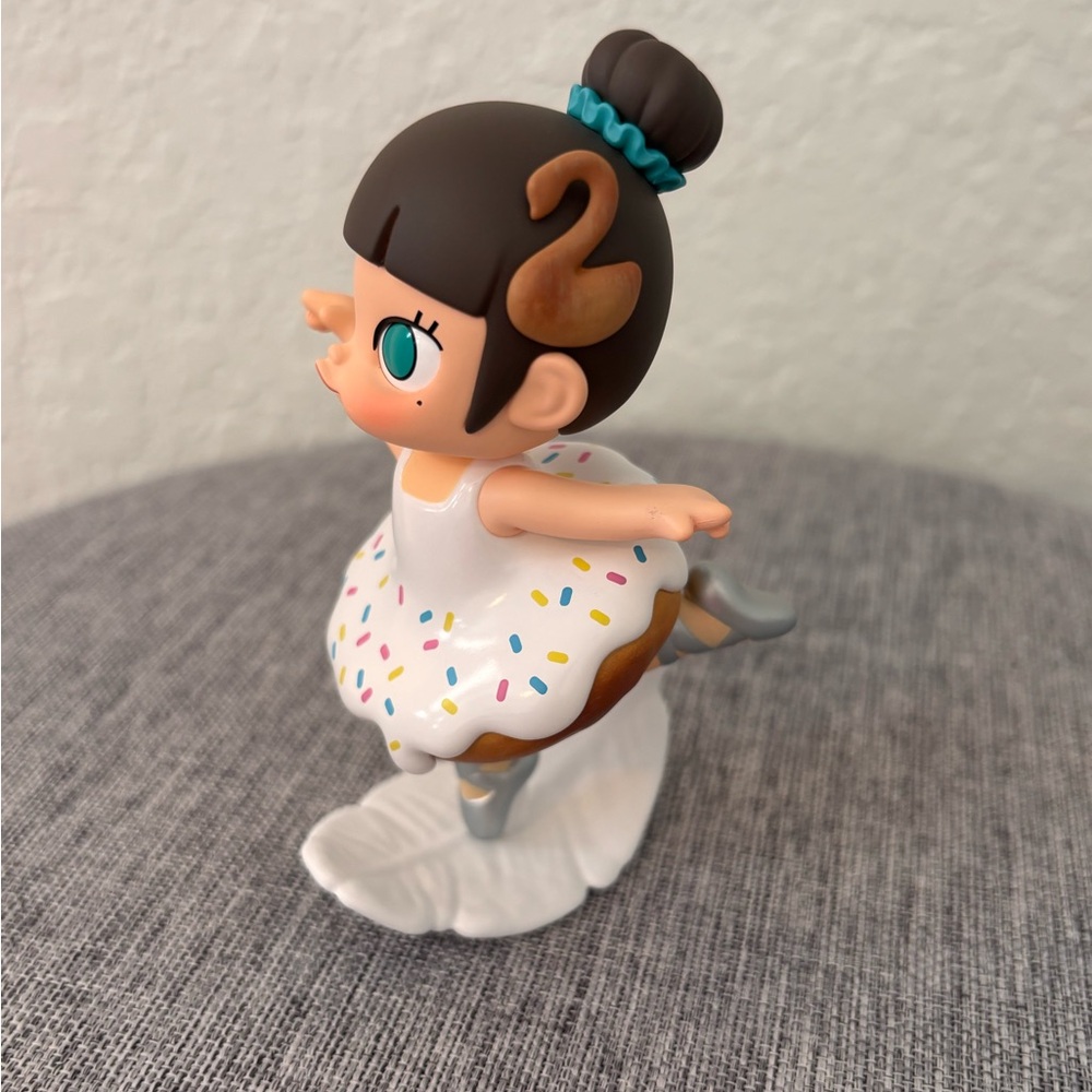 Pop Mart Molly Carb Lover